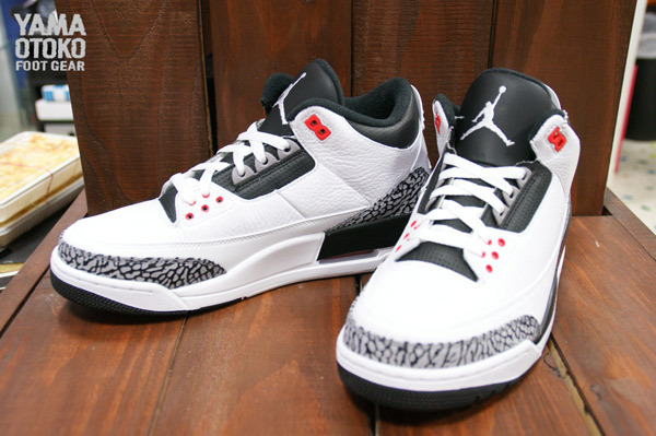 Air Jordan 3 Retro White Black Wolf Grey Infrared 23 05