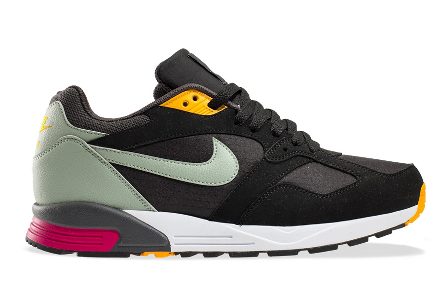 Nike Air Base Ii Black Spray Magenta 02