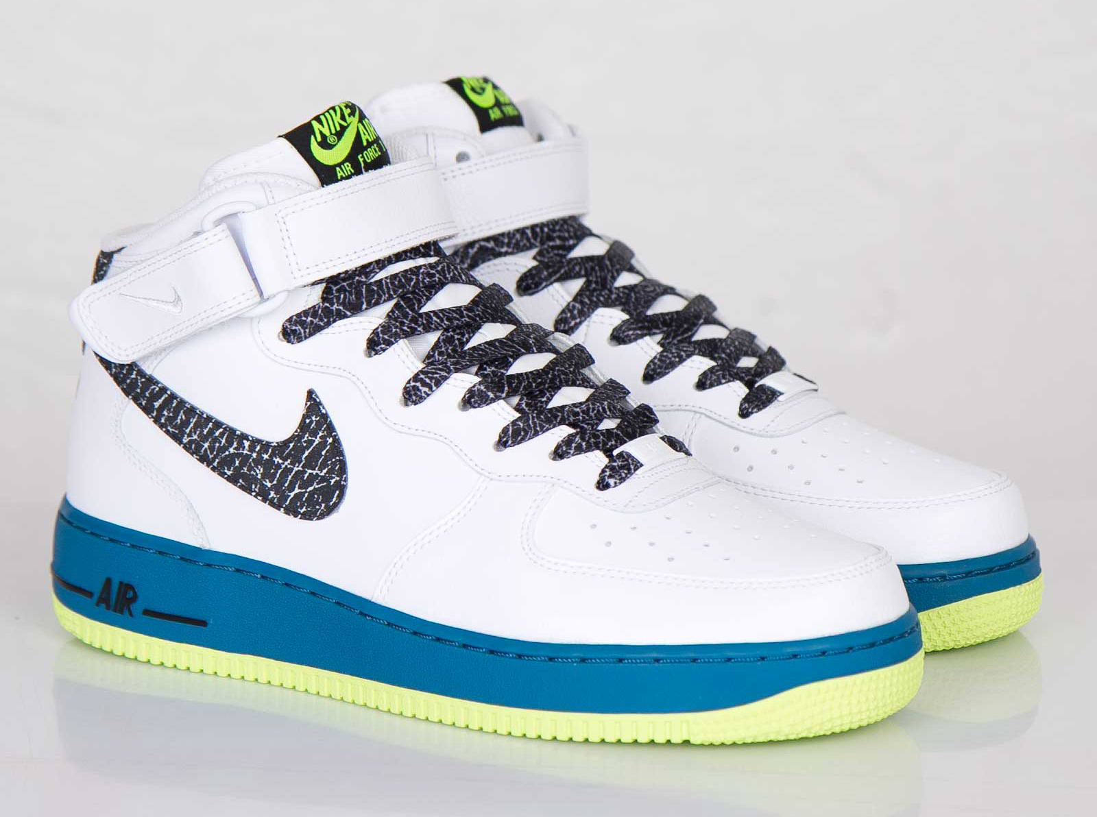 Nike Air Force 1 Mid 07 White Black Green Abyss 01