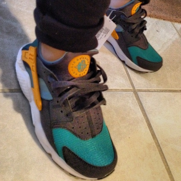 Nike Air Huarache Teal Orange Black White 01