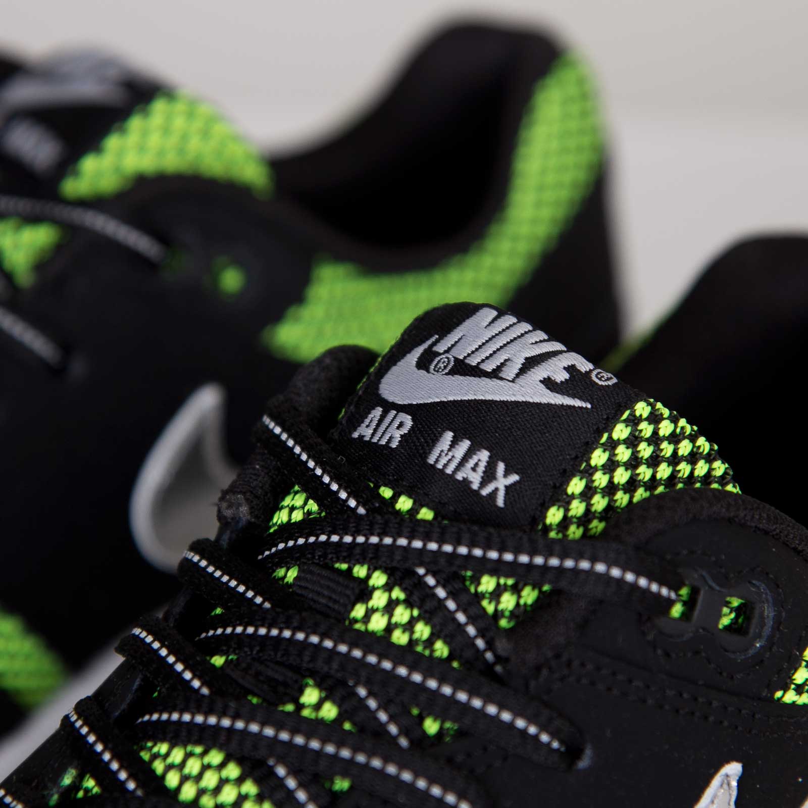 Nike Air Max 1 Gs Black Volt Metallic Silver 04