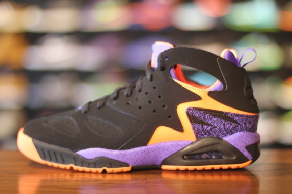 nike air tech challenge huarache black atomic orange court purple 03 570x3791