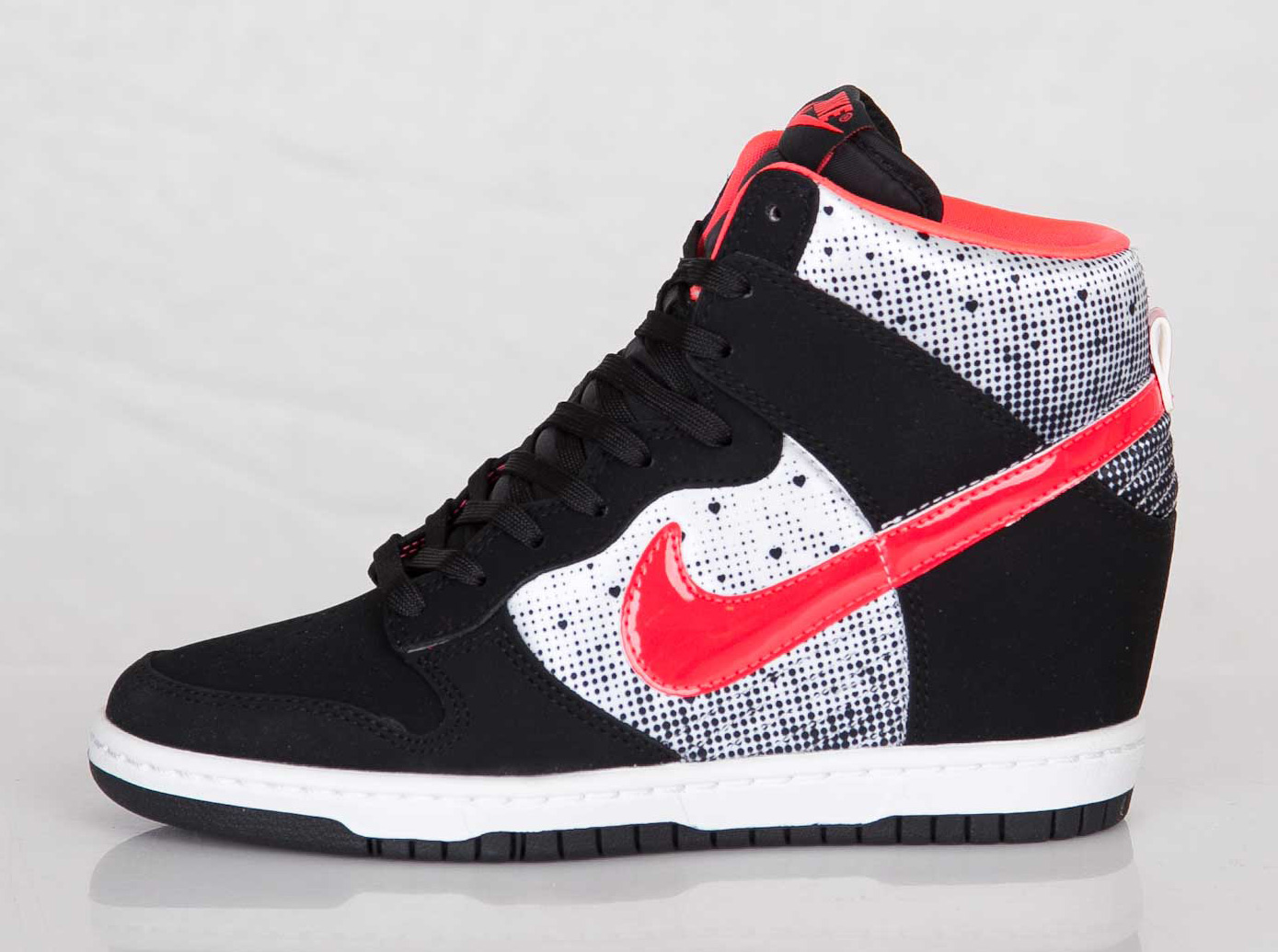 Nike Dunk Sky Hi Valentines Day 02