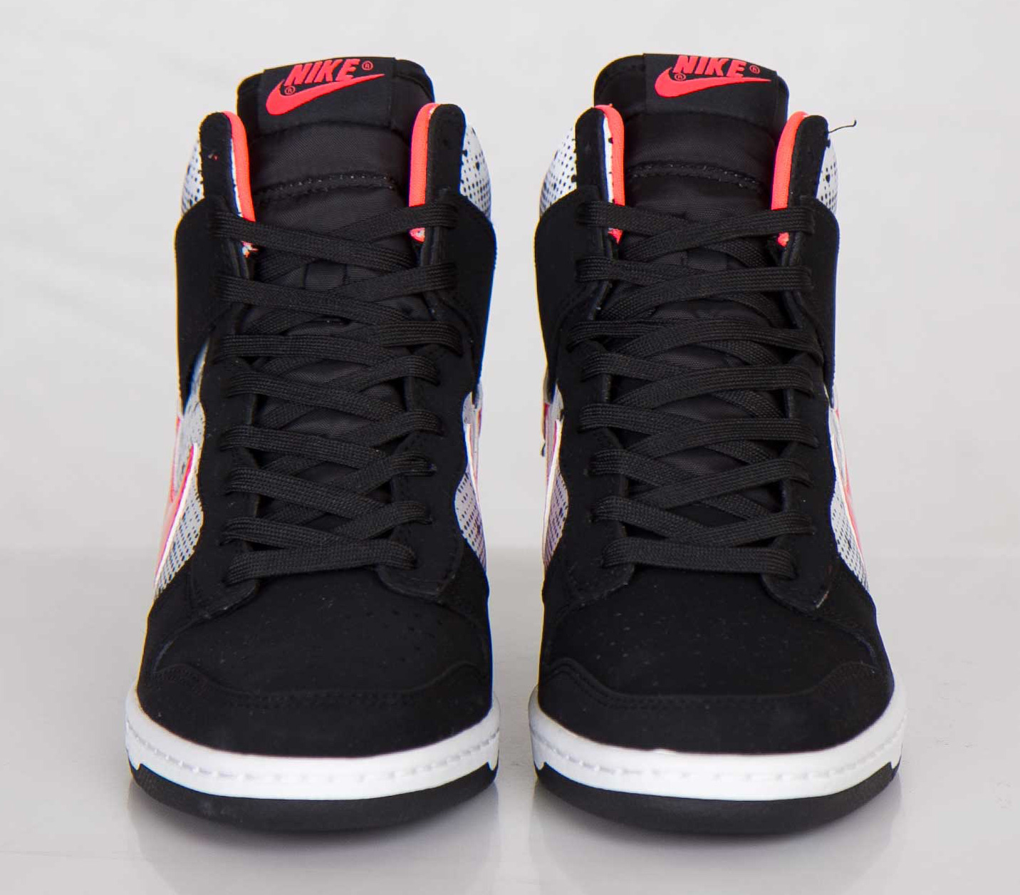 Nike Dunk Sky Hi Valentines Day 03