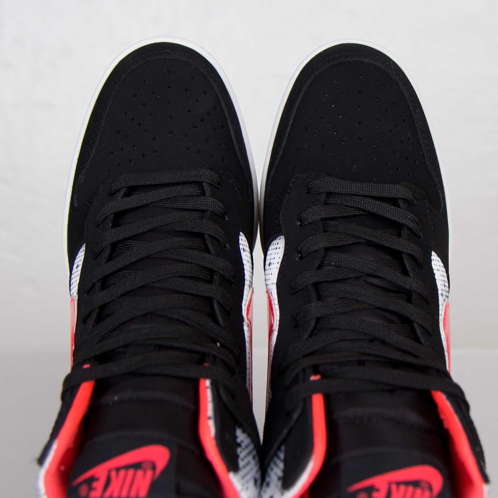 Nike Dunk Sky Hi Valentines Day 07