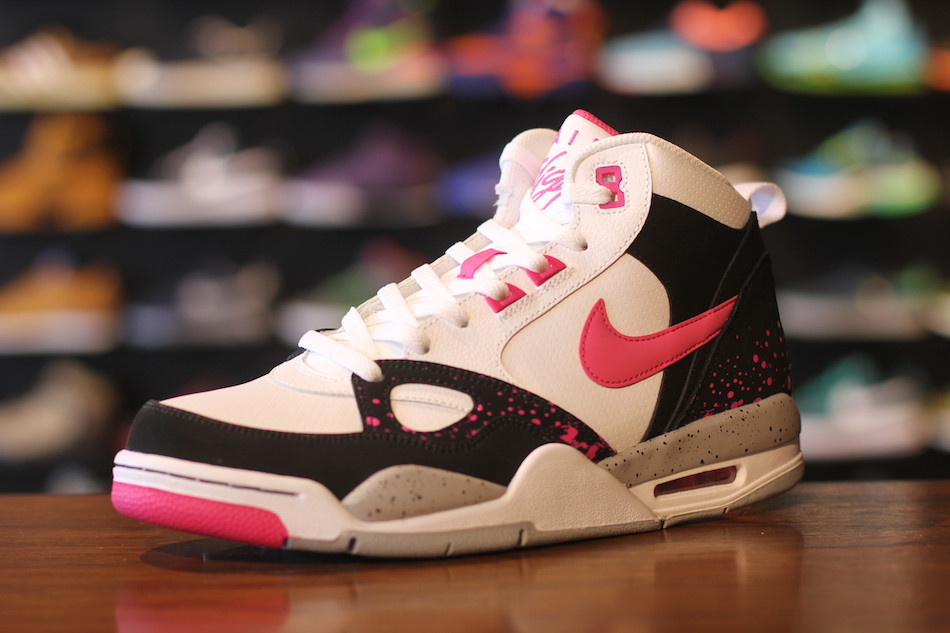 Nike Flight 13 Mid Tech Challenge Pack 03