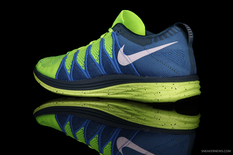 Nike Flyknit Lunar2 Volt White Blue Glow 3