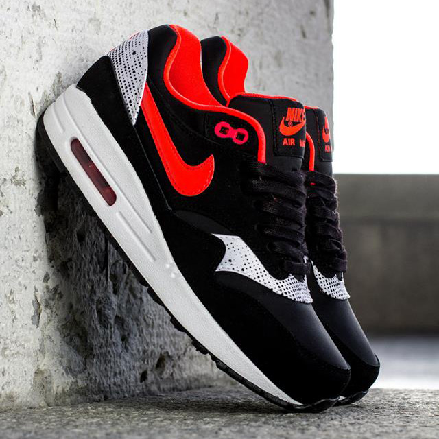 Nike Wmns Air Max 1 Qqh 03