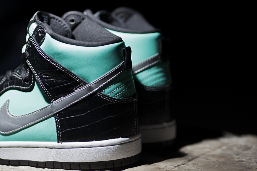 Buy Diamond Supply Co. x Dunk High Premium SB 'Tiffany' - 653599