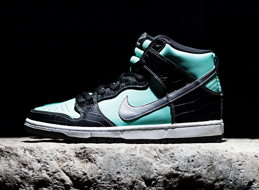 Diamonds Are Forever: "Tiffany" Returns to the Nike SB Dunk