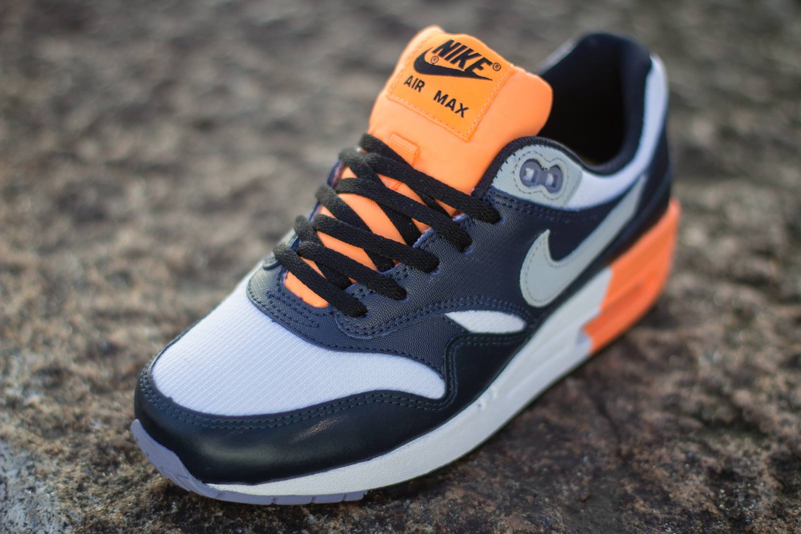 Nike Air Max 1 Gs White Wolf Grey Obsidan Orange 02