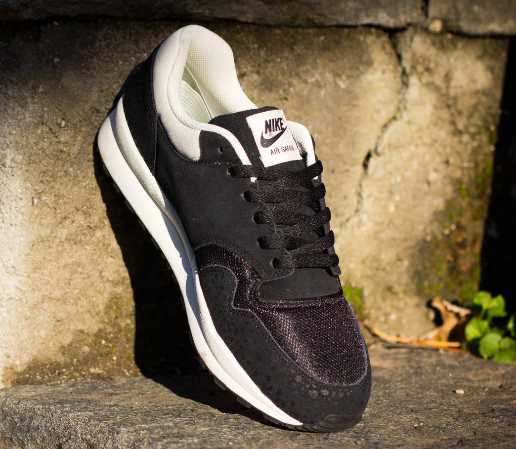Nike Air Safari Black Sail 02