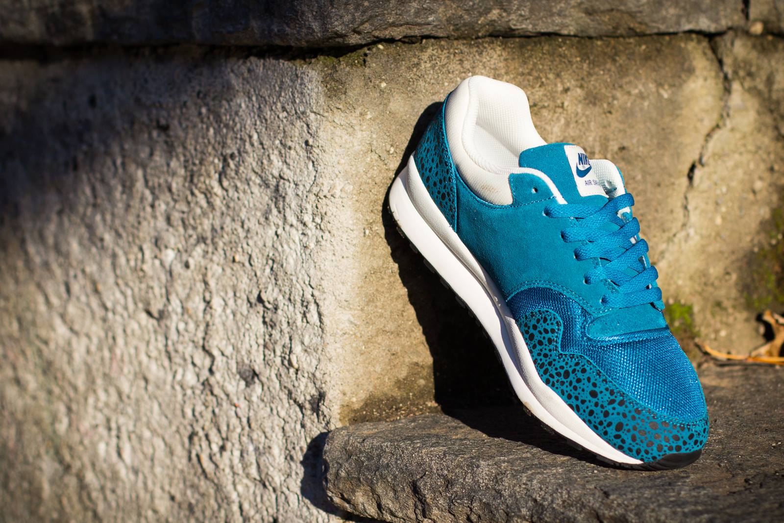 Nike Air Safari Green Abyss Sail Black 02