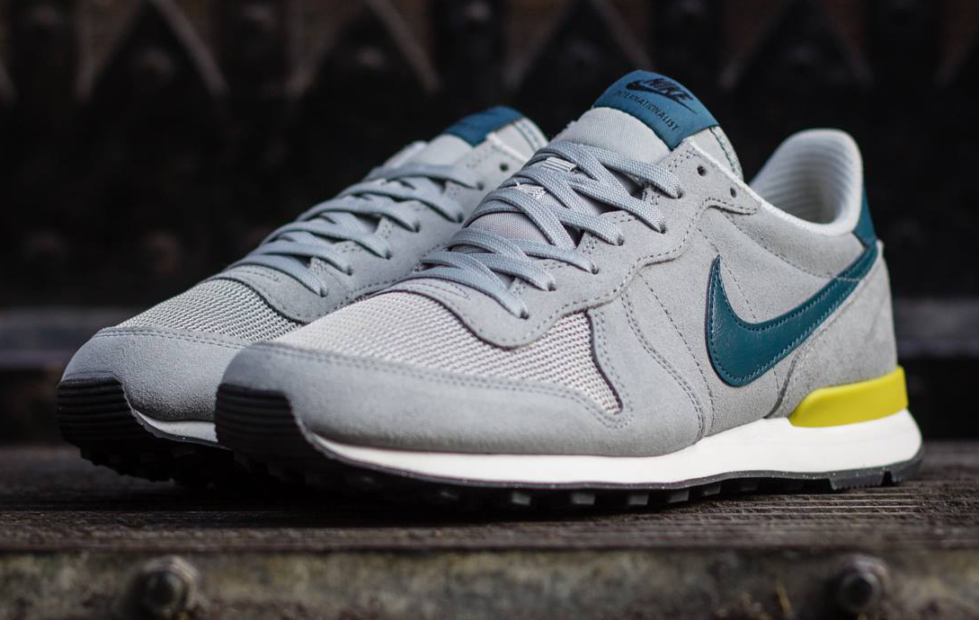 Nike Internationalist Base Grey Night Factor Citron 02