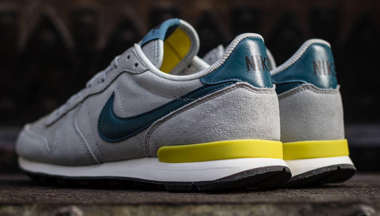 Nike Internationalist Base Grey Night Factor Citron 04