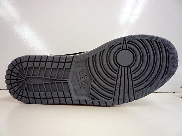 Air Jordan 1 Mid Grey Black Red 03