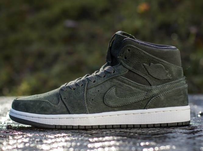 Air Jordan 1 Mid Nouveau Sequoia 03