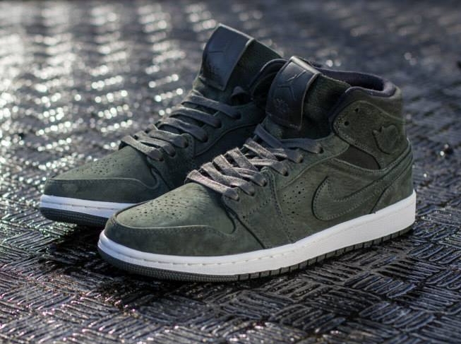 Air Jordan 1 Mid Nouveau Sequoia 05