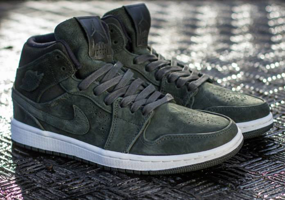 jordan 1 retro mid sequoia