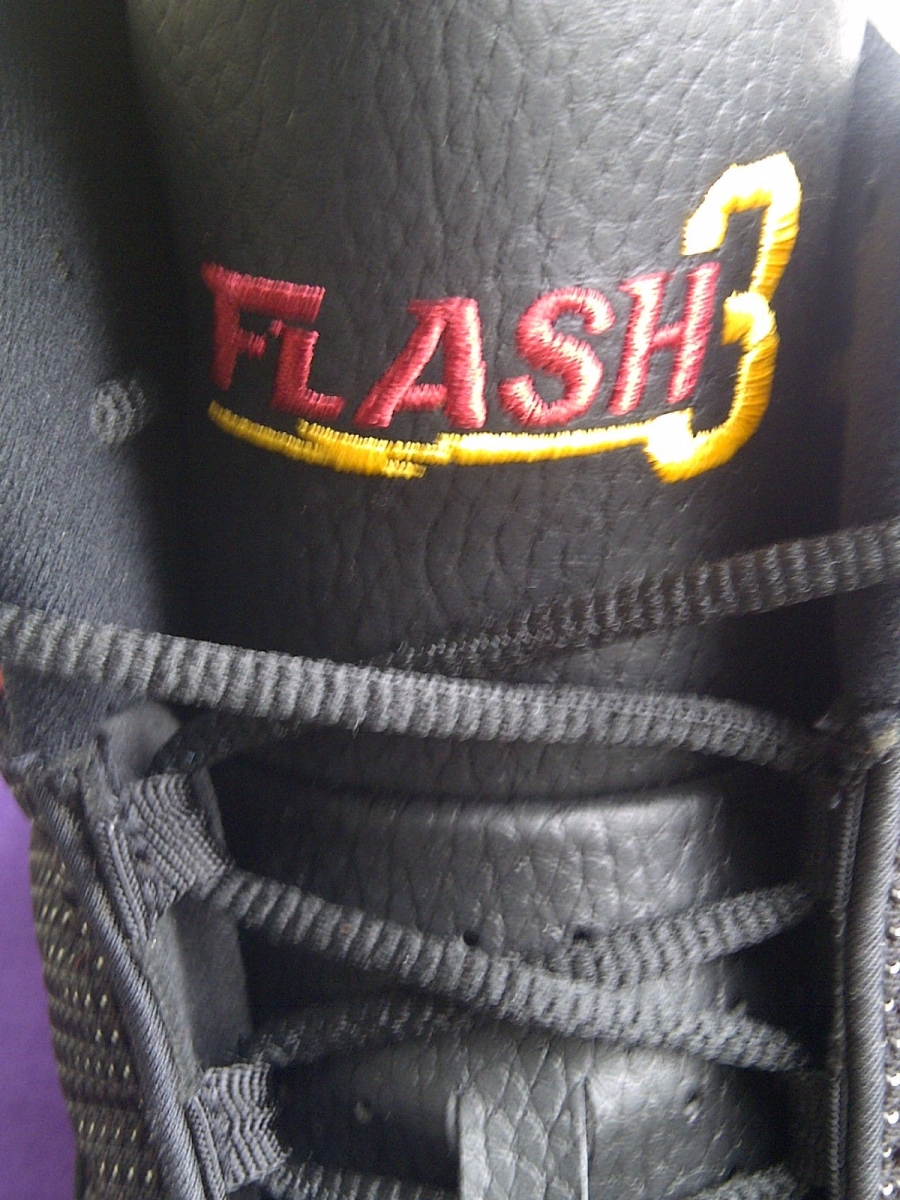 Air Jordan 13 Dwyane Wade Heat Flash Pe 02