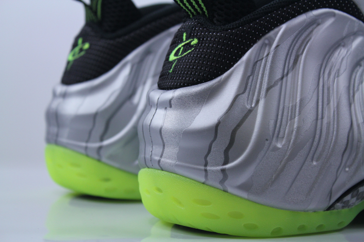 Foamposite One Metallic Silver Volt 05