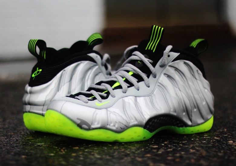 Nike Air Foamposite One Meets Air Tech Challenge in this Upcoming