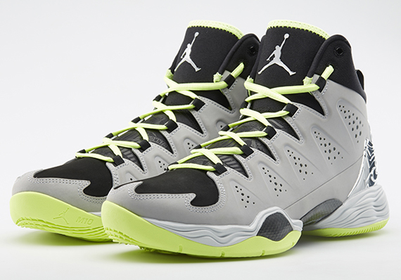 Jordan Melo M10 Metallic Silver Black Volt 1