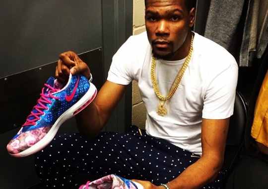 Kevin Durant Shows Off His “Aunt Pearl” Nike KD 6