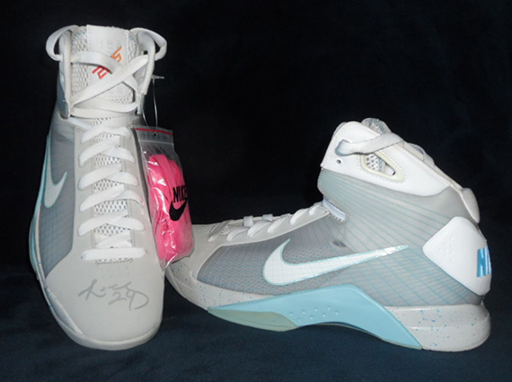 Nike Hyperdunk “McFly” Autographed by Kobe Bryant