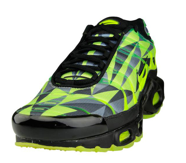 Nike Air Max Plus Volt Black Neon Green 02