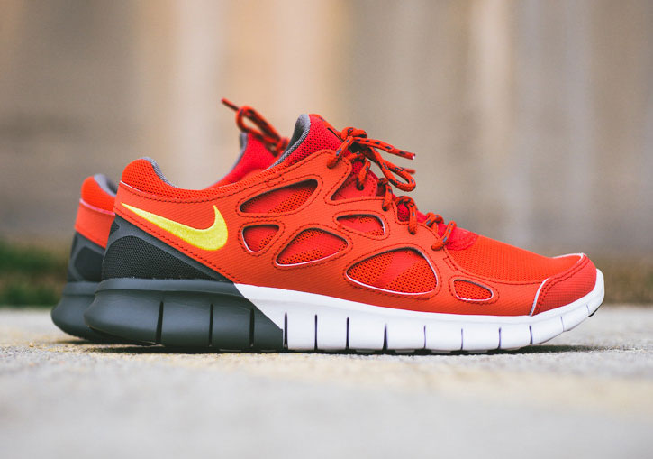 Nike Free Run 2 - Light Crimson - Black 