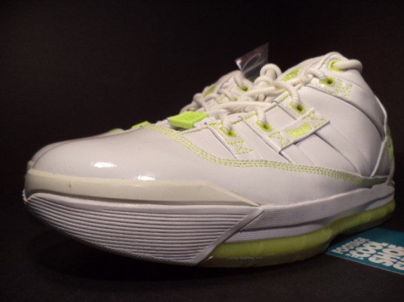 Nike Lebron 3 Low White Volt Neon Green Samples 04