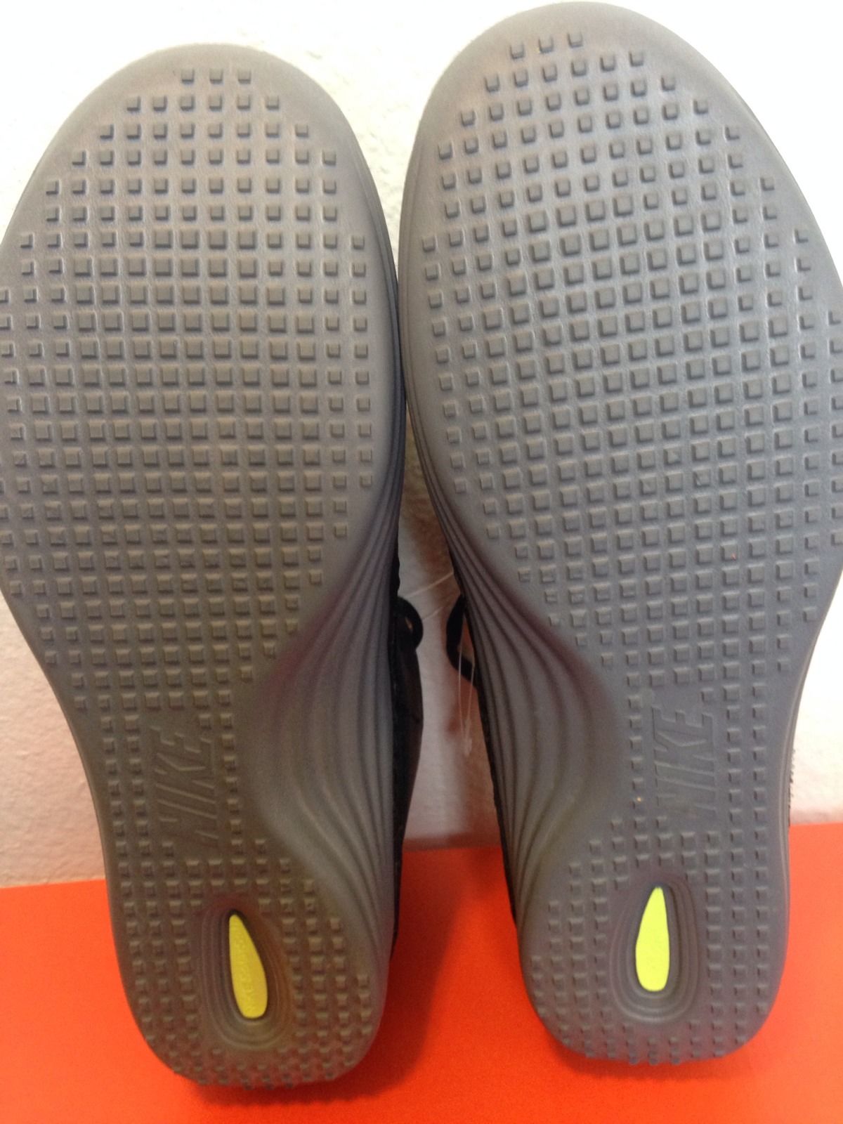 Nike Solarsoft Moccasin Black Leather Sample 03