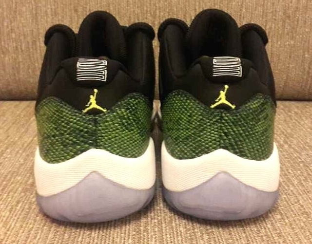 Air Jordan 11 Low Retro Green Snake 02