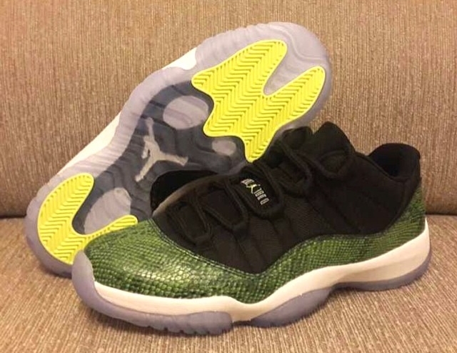 Air Jordan 11 Low Retro Green Snake 05