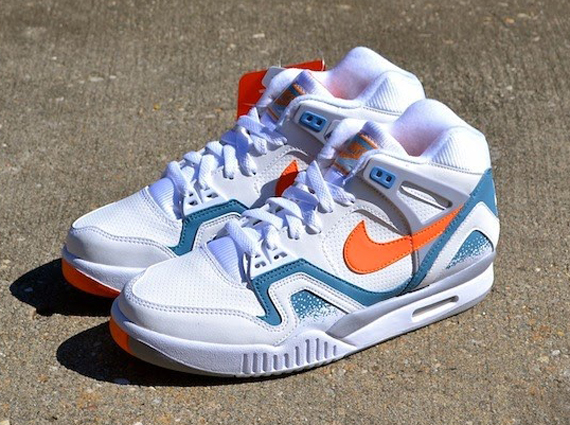 Nike Air Tech Challenge II “Clay Blue” – Arriving at Retailers