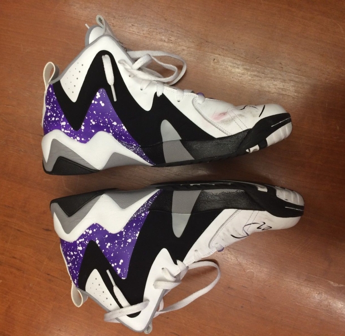 Isaiah Thomas Reebok Kamikaze Ii Charity 01