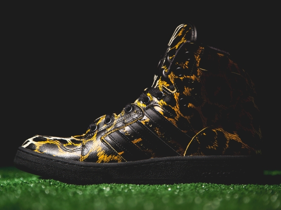Skalk Fascinar Locomotora Jeremy Scott x adidas Originals JS Instinct Hi "Leopard" - SneakerNews.com