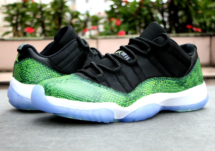 NIKE - ☆NIKE ナイキ AIR JORDAN11 RETRO LOW SNAKESKIN エア