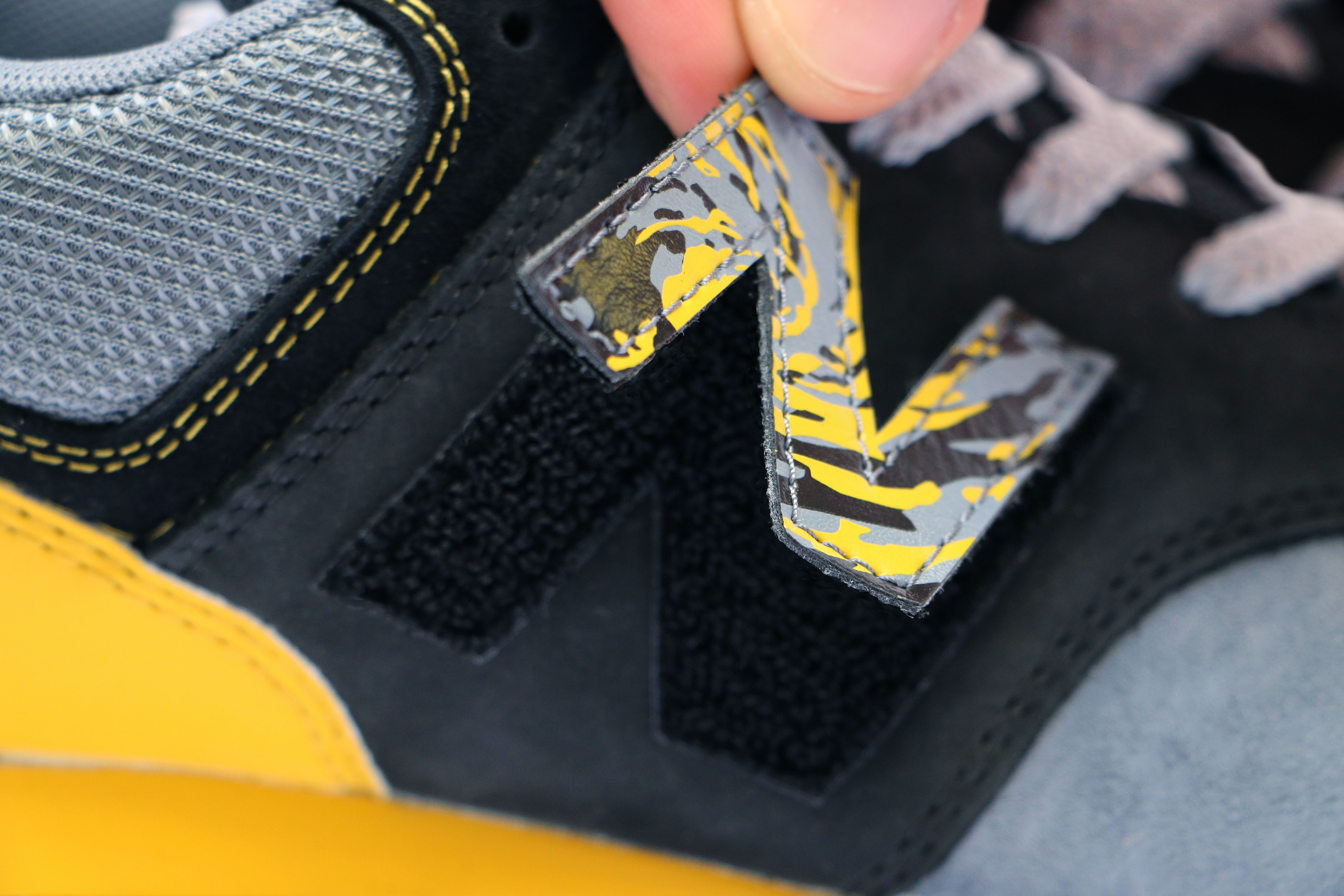 New Balance 574 City Of Gold 09