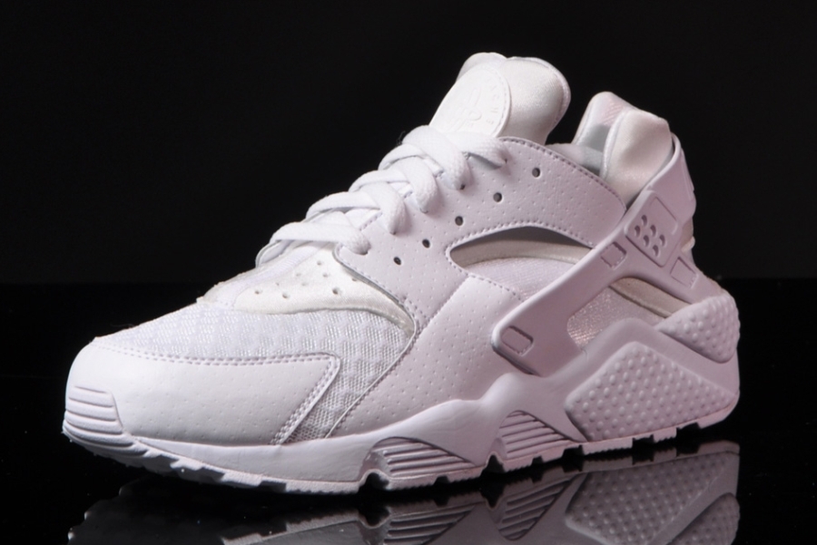 cleaning white huaraches