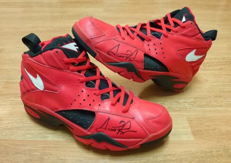 Nike Air Flight Maestro 2 – Scottie Pippen Autographed All-Star PE
