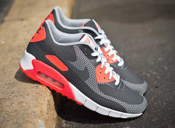 Nike Air Max 90 Jacquard “Infrared” – Available