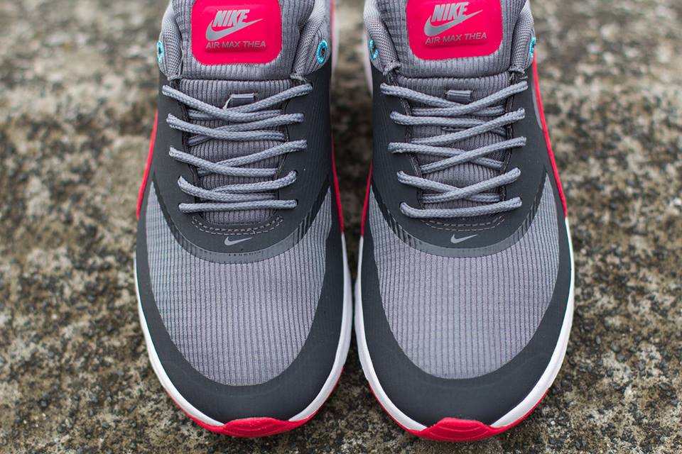 Nike Air Max Thea Legend Red Polarized Blue 05