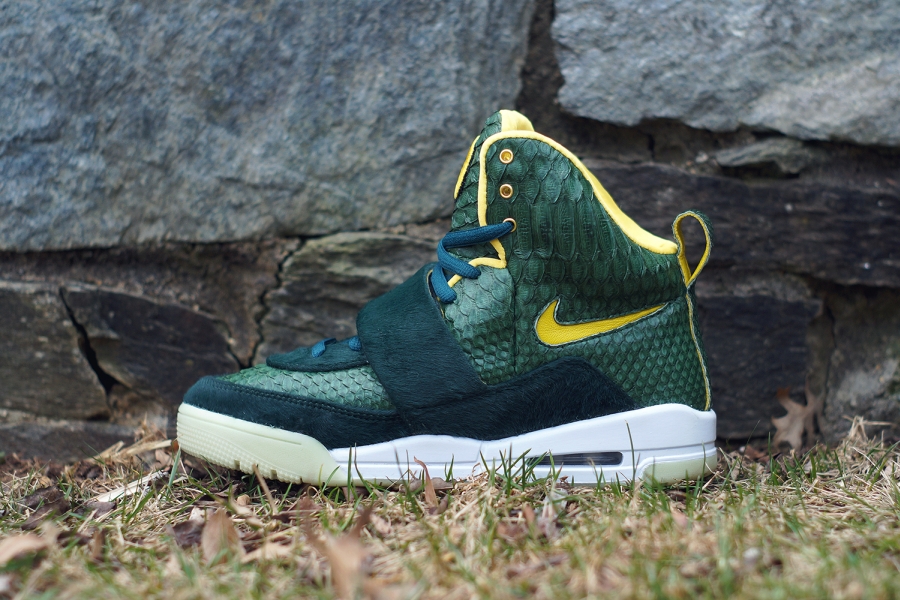 Nike is getting the Sothebys treatment this week with a Oregon Customs 03