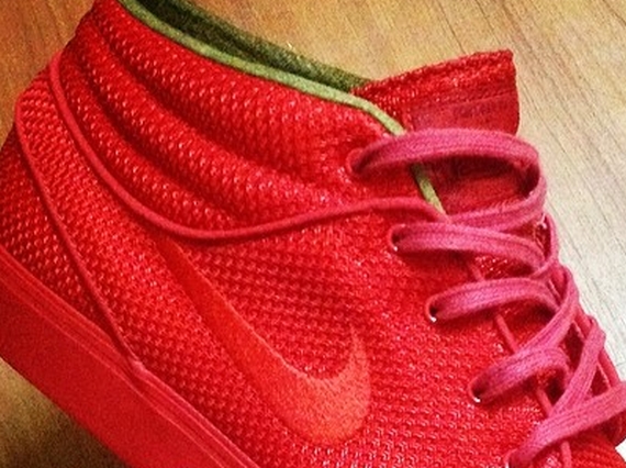 Nike SB Stefan Janoski Mid “Tonal Red”