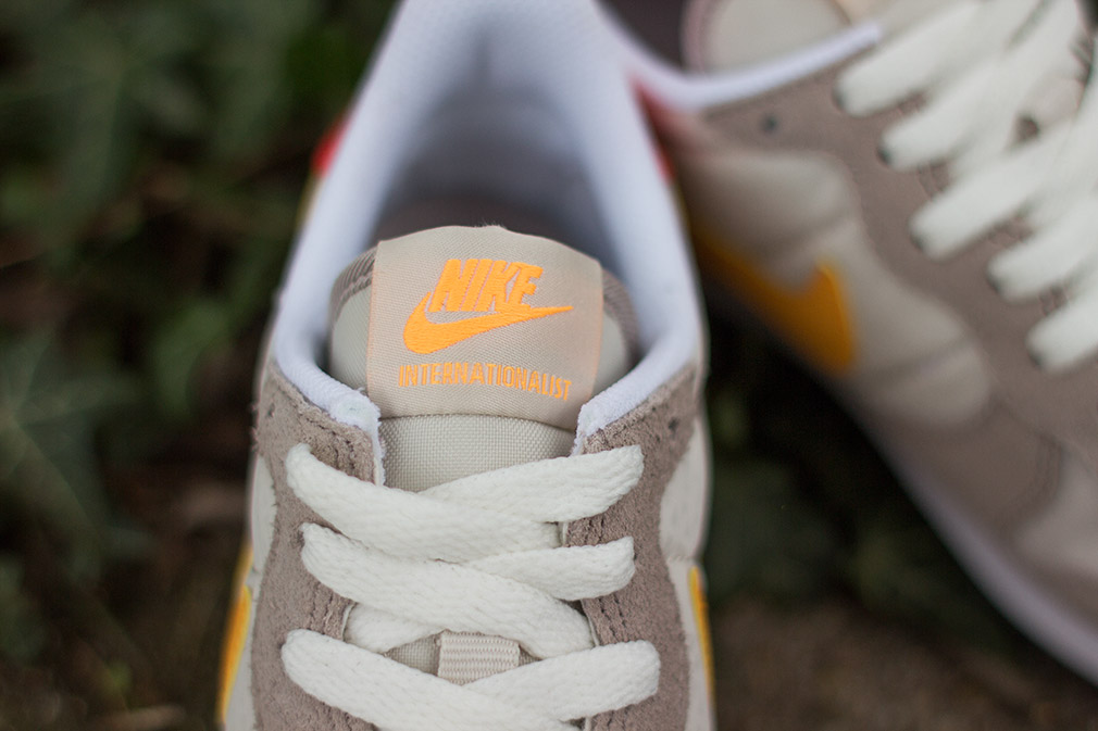 Nike Wmns Internationalis Beige Orange Red 06