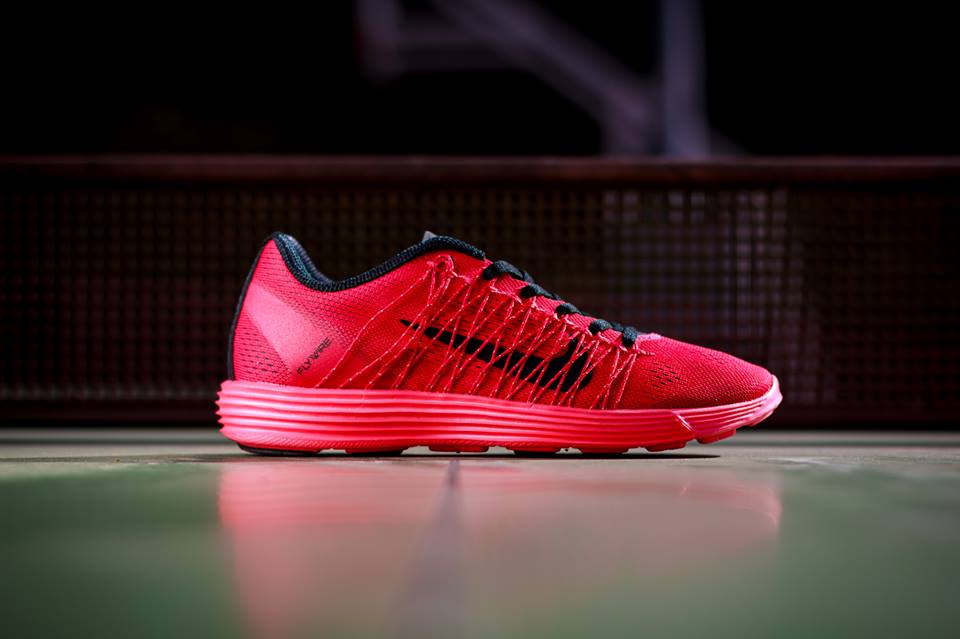 Nike Womens Lunaracer 3 Legion Red 02