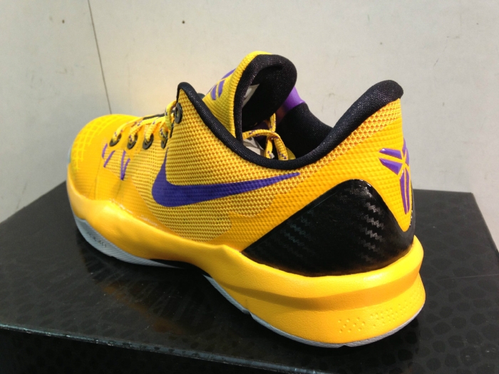 Nike Zoom Kobe Iv Venomenon Lakers 01