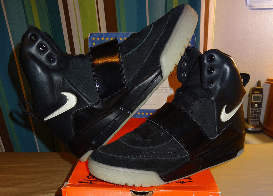 air yeezy 1 black glow price